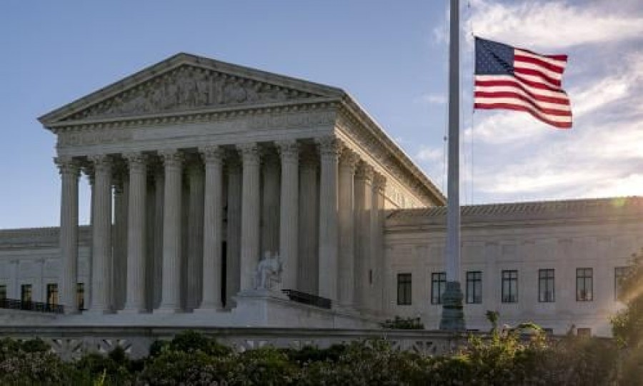 ABC: Το Ανώτατο Δικαστήριο επανεξετάζει το σχέδιο Trump για αποκλεισμό των παράνομων μεταναστών στην απογραφή