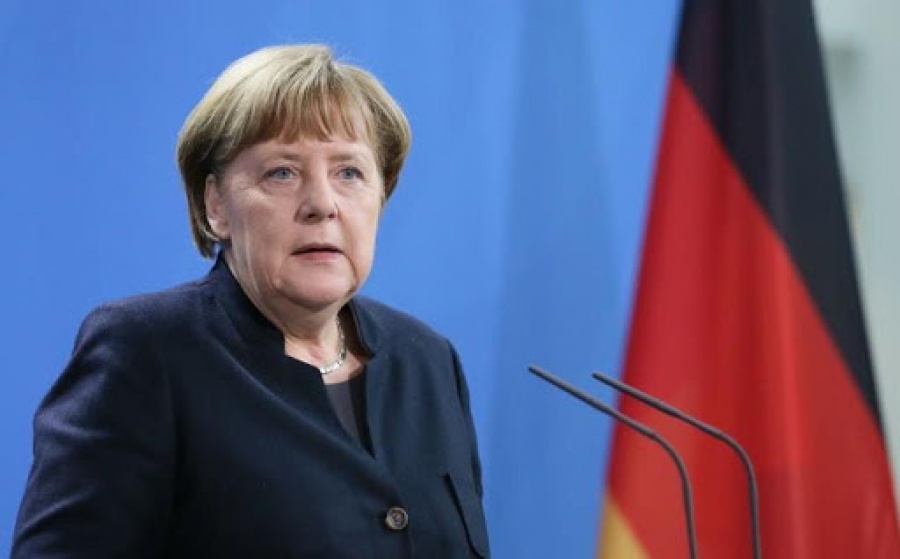 Γερμανία: Κριτική εκ των έσω δέχεται η Merkel για «μη αποφασιστική στάση» απέναντι στον Macron