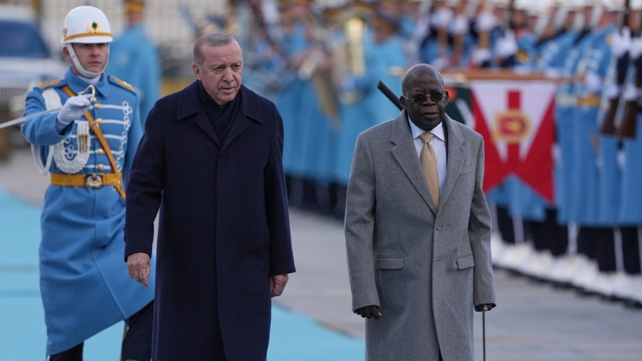 Έπαθε Μητσοτάκη ο Erdogan - Συναντήθηκε με τον πρόεδρο της Νιγηρίας και… τον γκρεμοτσάκισε (vid)