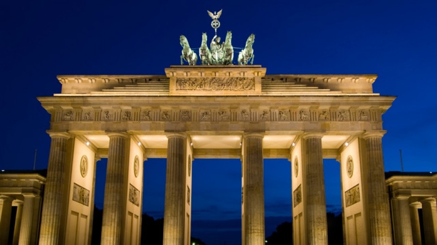 Στρατιωτικές τιμές στην Πύλη του Βρανδεμβούργου για τον βασιλιά Κάρολο Γ'