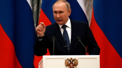 Ο Putin ειρωνεύεται τη Δύση για την... εισβολή στην Ουκρανία: Τι ώρα θα γίνει ο πόλεμος;