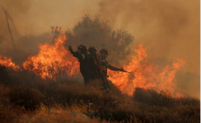 Φλέγεται το Λασίθι, αναζωπυρώσεις στην Ιεράπετρα - Εκκένωσαν 5.000 τουρίστες, τιτάνια επιχείρηση κατάσβεσης - Νέο μήνυμα 112
