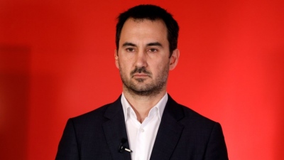 Χαρίτσης: Ο Μητσοτάκης θυμήθηκε 10 ημέρες πριν από τις ευρωεκλογές να μιλήσει για τη βραχυχρόνια μίσθωση