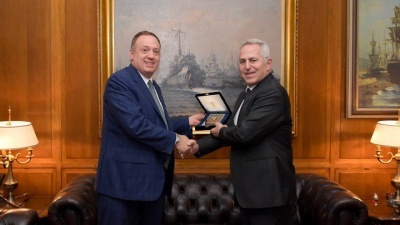 Συνάντηση του ΥΕΘΑ, Ε. Αποστολάκη με αντιπροσωπεία της JINSA