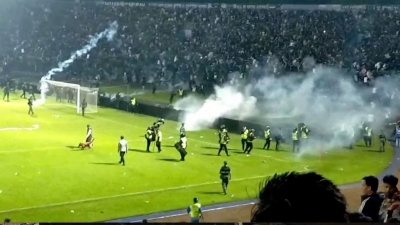 Συγκλονιστικό video από την ποδοσφαιρική τραγωδία στην Ινδονησία