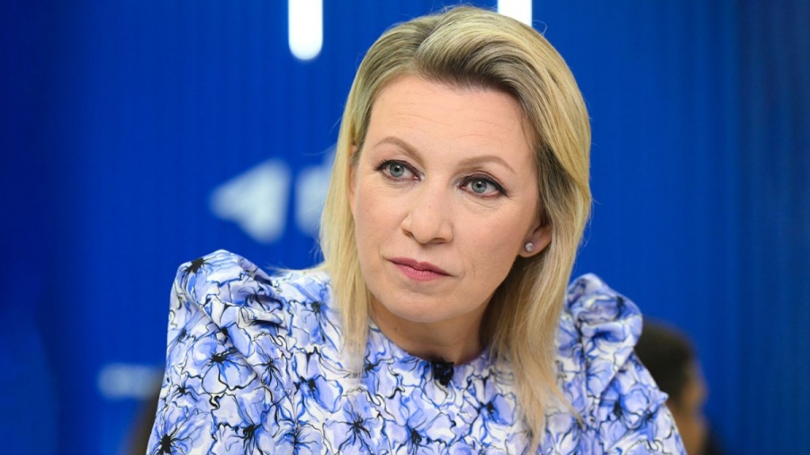 Άστραψε και βρόντηξε η Zakharova: Οι απόγονοι των Ναζί, αντί να ζητήσουν συγγνώμη, έχουν θράσος να παραποιούν τα σύμβολά μας