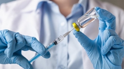 Γερμανία: Υποχρεωτικό εμβολιασμό ζητούν οι νοσοκομειακοί γιατροί - Διχασμένα τα κόμματα