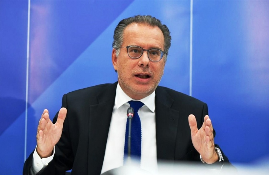 Απάντηση Κουμουτσάκου σε ΣΥΡΙΖΑ: Έχουμε ζητήσει επίσημα την μετεγκατάσταση μεταναστών από την ΕΕ