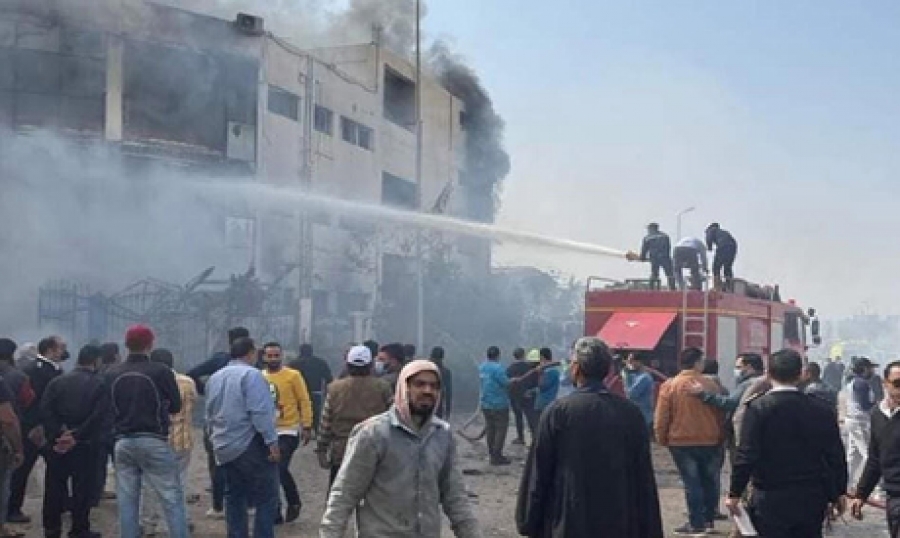 Αίγυπτος: Τουλάχιστον 20 νεκροί από φωτιά σε εργοστάσιο