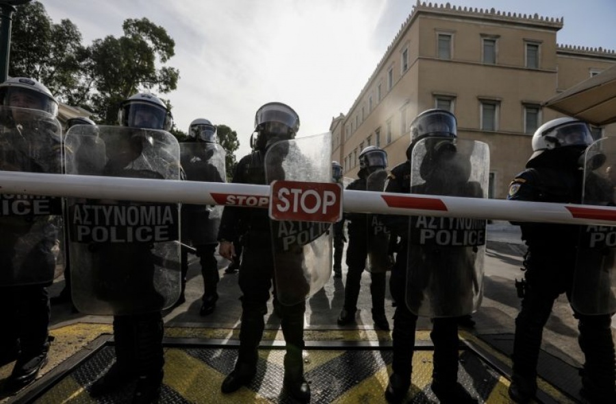Πορείες στη μνήμη Γρηγορόπουλου, 11 χρόνια μετά τη δολοφονία του - Φρούριο το κέντρο της Αθήνας