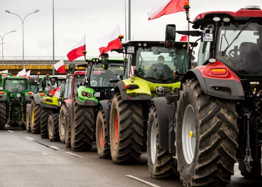 Πολωνοί αγρότες καλούν τον Putin να... βάλει σε τάξη την Ουκρανία - Οργή στο Κίεβο