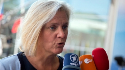 Η πρώτη γυναίκα πρωθυπουργός της Σουηδίας παραιτήθηκε... 8 ώρες μετά την εκλογή της