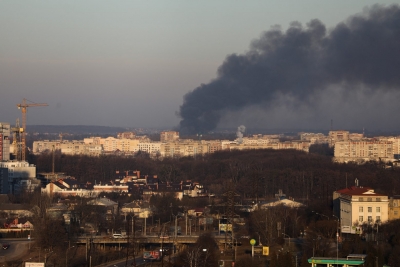 Ουκρανία: Τουλάχιστον πέντε τραυματίες από τους ρωσικούς βομβαρδισμούς στο Λβιβ