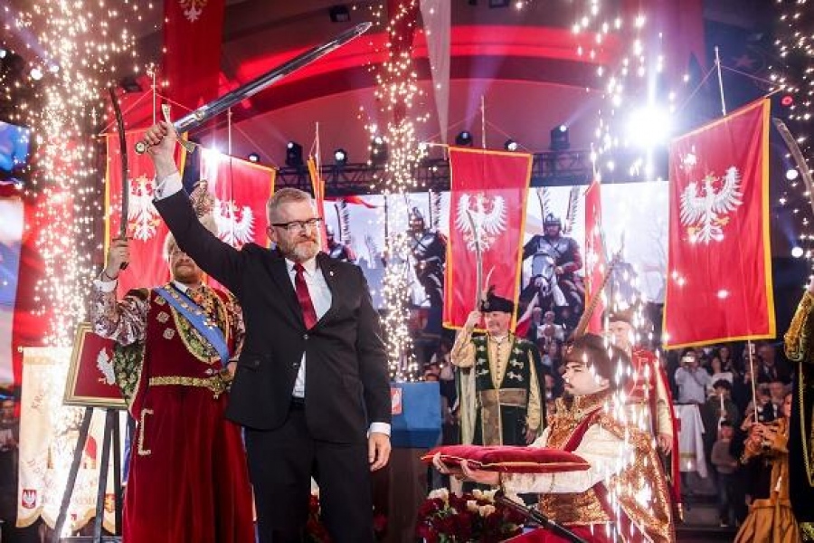 Η Πολωνία ακολουθεί τον αντιδημοκρατικό κατήφορο των Γερμανών - Φωνές για απαγόρευση κόμματος υπέρ της μοναρχίας