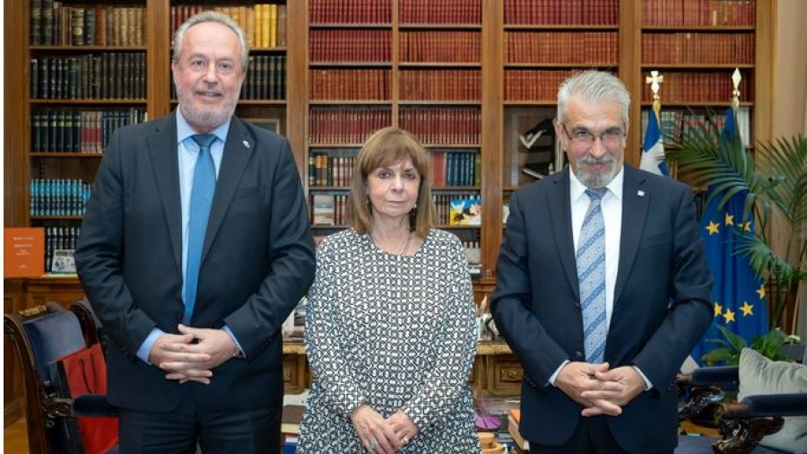 Συνάντηση της Σακελλαροπούλου με τον Πρόεδρο της Οικονομικής και Κοινωνικής Επιτροπής της Ελλάδος