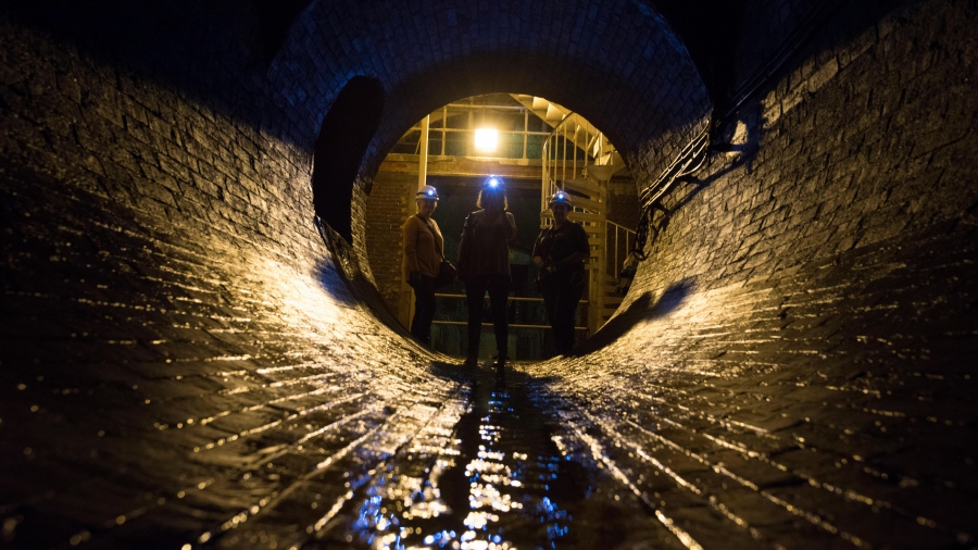 Thames Water: Η ιδιωτικοποίηση στράγγιξε τα ταμεία της βρετανικής ΕΥΔΑΠ – Οι ευθύνες του «καγκουρό - βαμπίρ» Macquarie