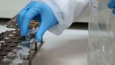 ΕΟΔΥ: 73 θάνατοι από COVID, 8 από γρίπη την τελευταία εβδομάδα