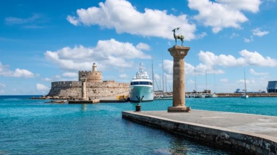 Ρόδος: Διπλασιάζονται οι δωρεάν διανυκτερεύσεις με voucher Κοινωνικού Τουρισμού της ΔΥΠΑ - Από 6 σε 12