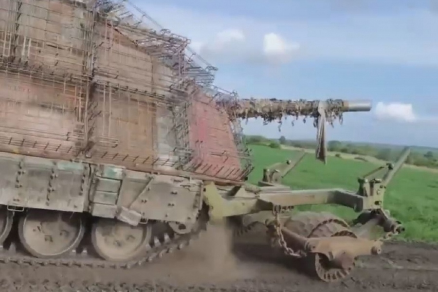 Το ρωσικό τανκ Tsar-Mangal άντεξε στην επίθεση 40 ουκρανικών drones καμικάζι