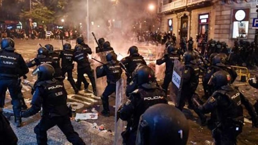 Χιλή: Τρεις άνθρωποι απανθρακώθηκαν στις βίαιες συγκρούσεις με την αστυνομία - Επενέβη ο στρατός