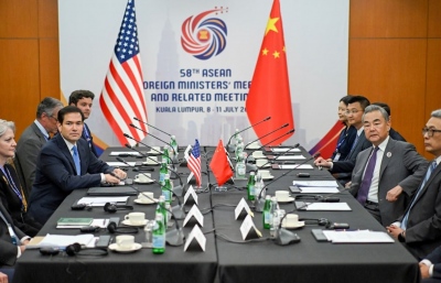 Εμπορικές συνομιλίες  ΗΠΑ – Κίνας στη Μαδρίτη, με φόντο την απειλή για κυρώσεις στο ρωσικό πετρέλαιο