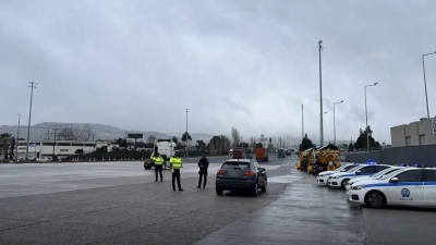 Τροχαία Αττικής: Υποχρεωτικός ο εφοδιασμός των οχημάτων με αντιολισθητικά μέσα από τις 22:00 - Έλεγχοι σε  σημεία του οδικού δικτύου