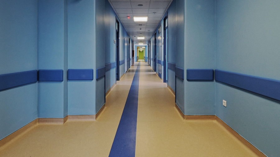 Παραμένει στην εντατική ο 9χρονος που πνίγηκε με πορτοκάλι σε σχολείο της Λάρισας – Αγωνία 2 μήνες μετά το ατύχημα