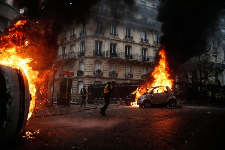 «Πάγωσε» η οικονομική ζωή στο Παρίσι από τα επεισόδια - Επλήγη και η διεθνής εικόνα της πόλης