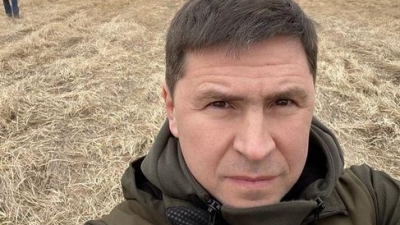 Podolyak (Ουκρανία): Βομβαρδίζουν συνεχώς τη Μαριούπολη - Η Ρωσία να συμφωνήσει σε μιαπραγματική, πασχαλινή εκεχειρία