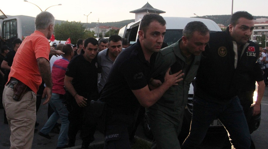 Ακόμη περισσότερες συλλήψεις Τούρκων πιλότων
