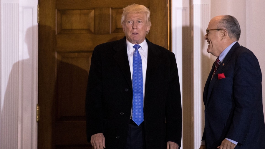 Trump για τον δικηγόρο του: Πολύ άδικη η έρευνα εις βάρος του - Ο Giuliani είναι μεγάλος πατριώτης