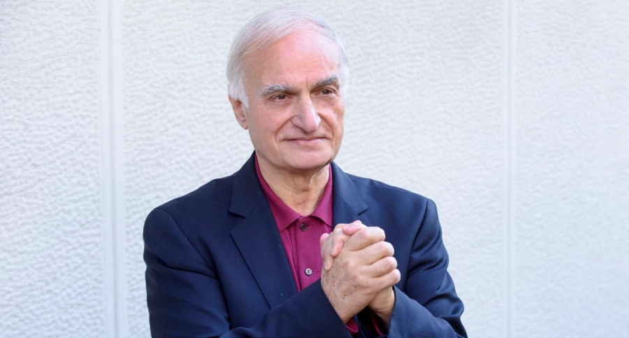 Διέφυγε τον κίνδυνο ο Μανώλης Μαυρομμάτης – Βγήκε από τη ΜΕΘ του νοσοκομείου «Γεννηματάς»