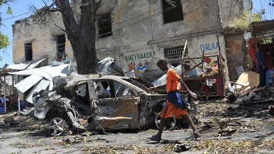 Οι «δημοκράτες» Αμερικανοί άρχισαν ξανά να βομβαρδίζουν τη Σομαλία