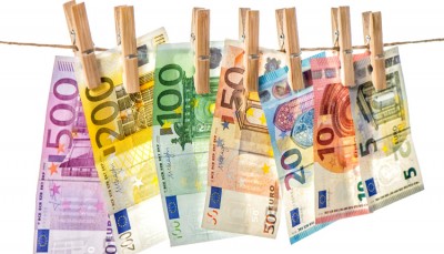 Διεθνείς τράπεζες ξέπλυναν βρώμικο χρήμα 2 τρισ. δολ. εν γνώσει τους - «Βουτιά» στις μετοχές HSBC, StanChart, Deutsche Bank - Τι απαντούν οι τράπεζες