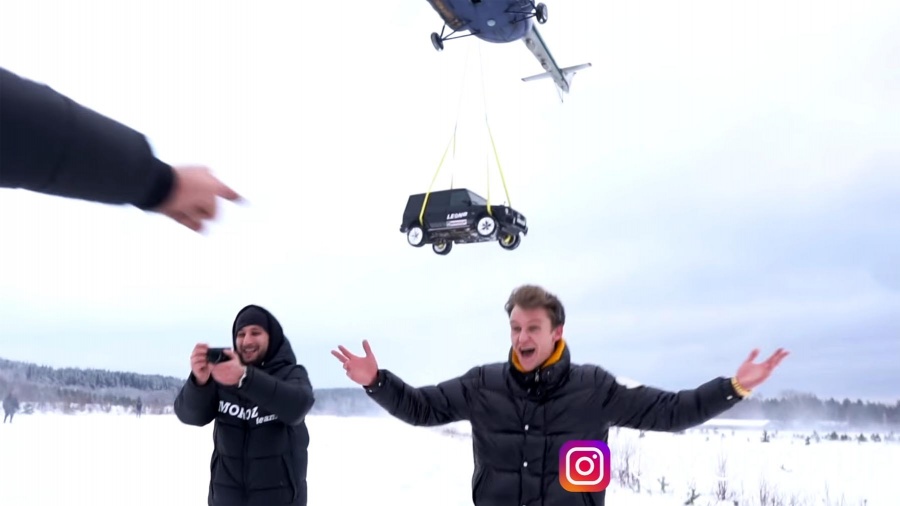 Ρώσος πέταξε την Mercedes του από ελικόπτερο για να διαμαρτυρηθεί!