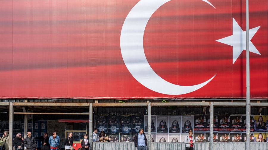 Μετά τη γιγαντιαία αύξηση επιτοκίων, διεθνείς επενδυτές επιστρέφουν στην Τουρκία - Επαφές Simsek (ΥΠΟΙΚ) με Goldman Sachs