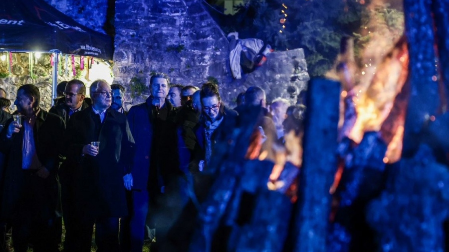 Σε γλέντι με άρωμα παράδοσης στα Ιωάννινα ο Τασούλας - Βρέθηκε στην Τζαμάλα του Κάστρου