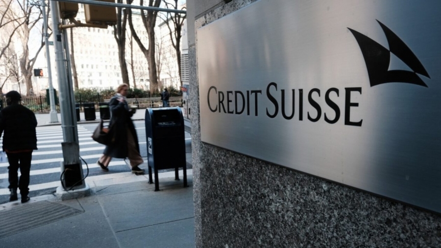 Αποστάσεις από τις ρυθμιστικές αρχές της ΕΕ για τη Credit Suisse: Η… ιεραρχία ευθύνεται για τις διαγραφές ομολόγων