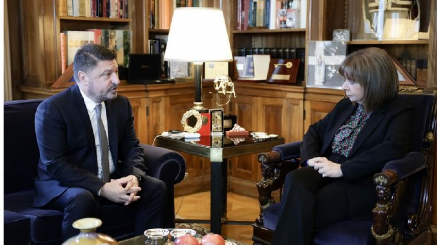 Συνάντηση της Σακελλαροπούλου με τον Χαρδαλιά – Γιατί την ενημέρωσε ο νεοεκλεγέντας Περιφερειάρχης Αττικής