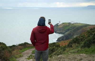 Cosmote: Video κλήσεις από του «Βοδιού το Κέρατο» έως το «Τέλος του Κόσμου» και το «Nowhere»