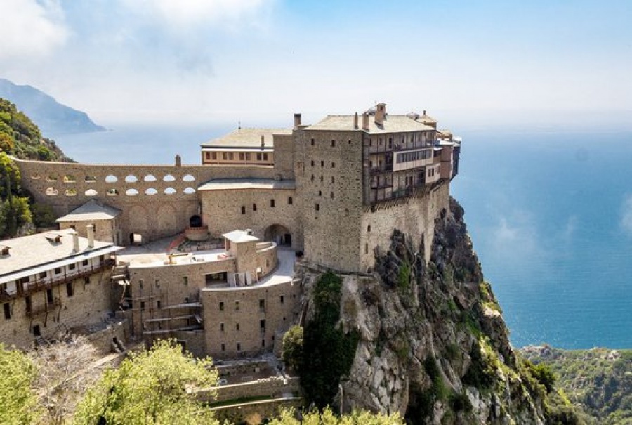 Σε κατάσταση έκτακτης ανάγκης κηρύχθηκε το Άγιο Όρος για έξι μήνες - Μεγάλο πλήγμα από την κακοκαιρία