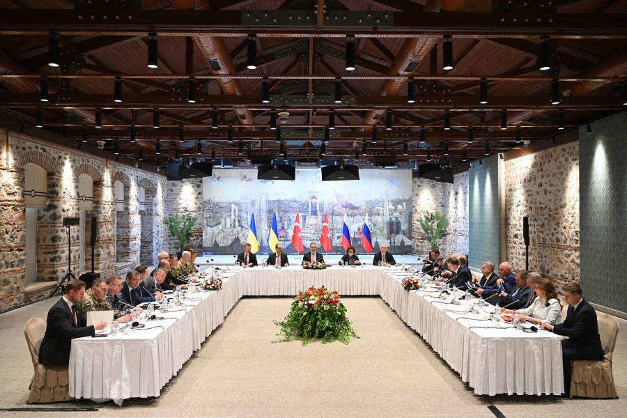 Ακόμα τον... ψάχνουν: Ουκρανός μεταφραστής «δραπέτευσε» στις διαπραγματεύσεις με Ρωσία στην Κωνσταντινούπολη