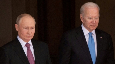 To 73% των Ρώσων εγκρίνει Putin, το 70% αποδοκιμάζει Biden – Ρωσικές δυνάμεις: Ο πόλεμος θα είχε τελειώσει σε λίγες μέρες