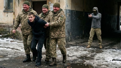 Σάλος στην Ουκρανία - Ο Zelensky θέλει να επιστρατεύσει τους 17χρονους