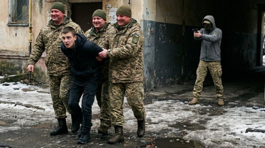 Σάλος στην Ουκρανία - Ο Zelensky θέλει να επιστρατεύσει τους 17χρονους