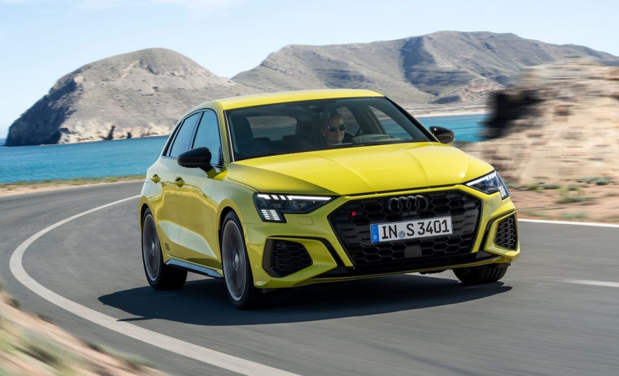 Συνεχίζει πεντακύλινδρο το νέο Audi RS3 που θα έχει έως 450 άλογα