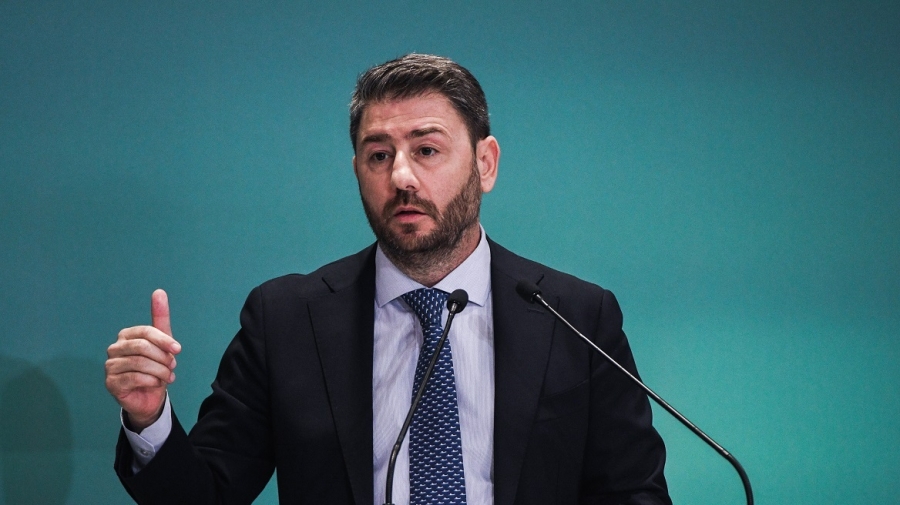 Επιμένει ο Ανδρουλάκης: Δεν θα στηρίξουμε για πρωθυπουργό Μητσοτάκη ή Τσίπρα