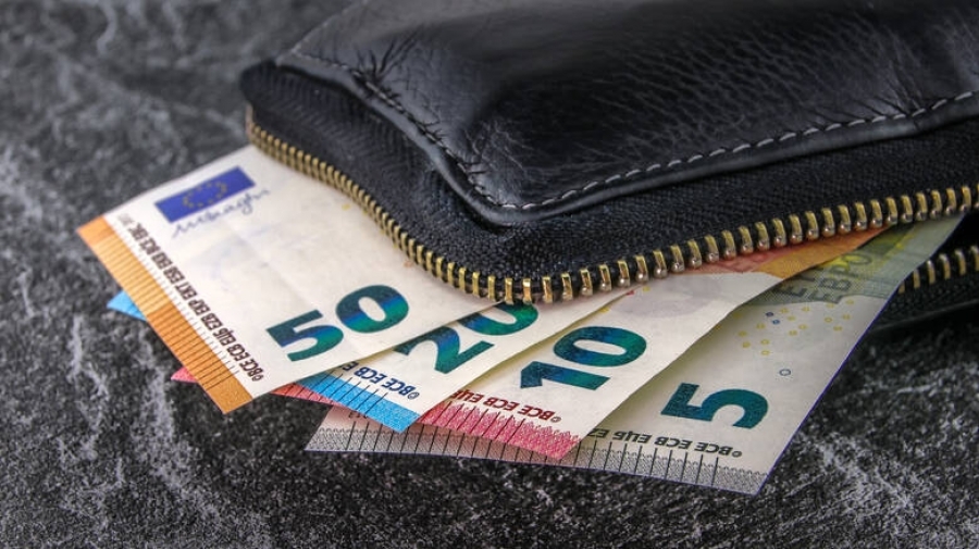 Ρύθμιση στη Βουλή: Αίρονται εμπόδια στην έκδοση συντάξεων - Αυξάνεται σε 20.000 ευρώ το πλαφόν χρέους για συνταξιοδότηση