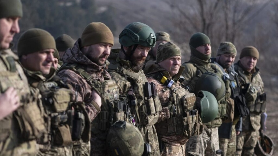 «Κάτι κουρασμένα παλικάρια» - Η ουκρανική βουλή προωθεί τη στρατολόγηση... 60χρονων ανδρών