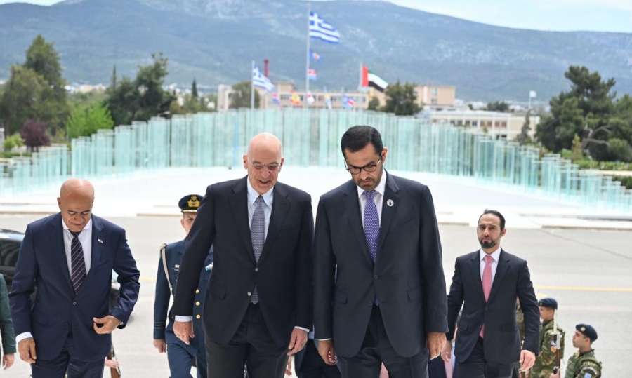 Ο Δένδιας συναντήθηκε με τον Υπουργό Βιομηχανίας και Προηγμένης Τεχνολογίας των ΗΑΕ – Τι συμφώνησαν